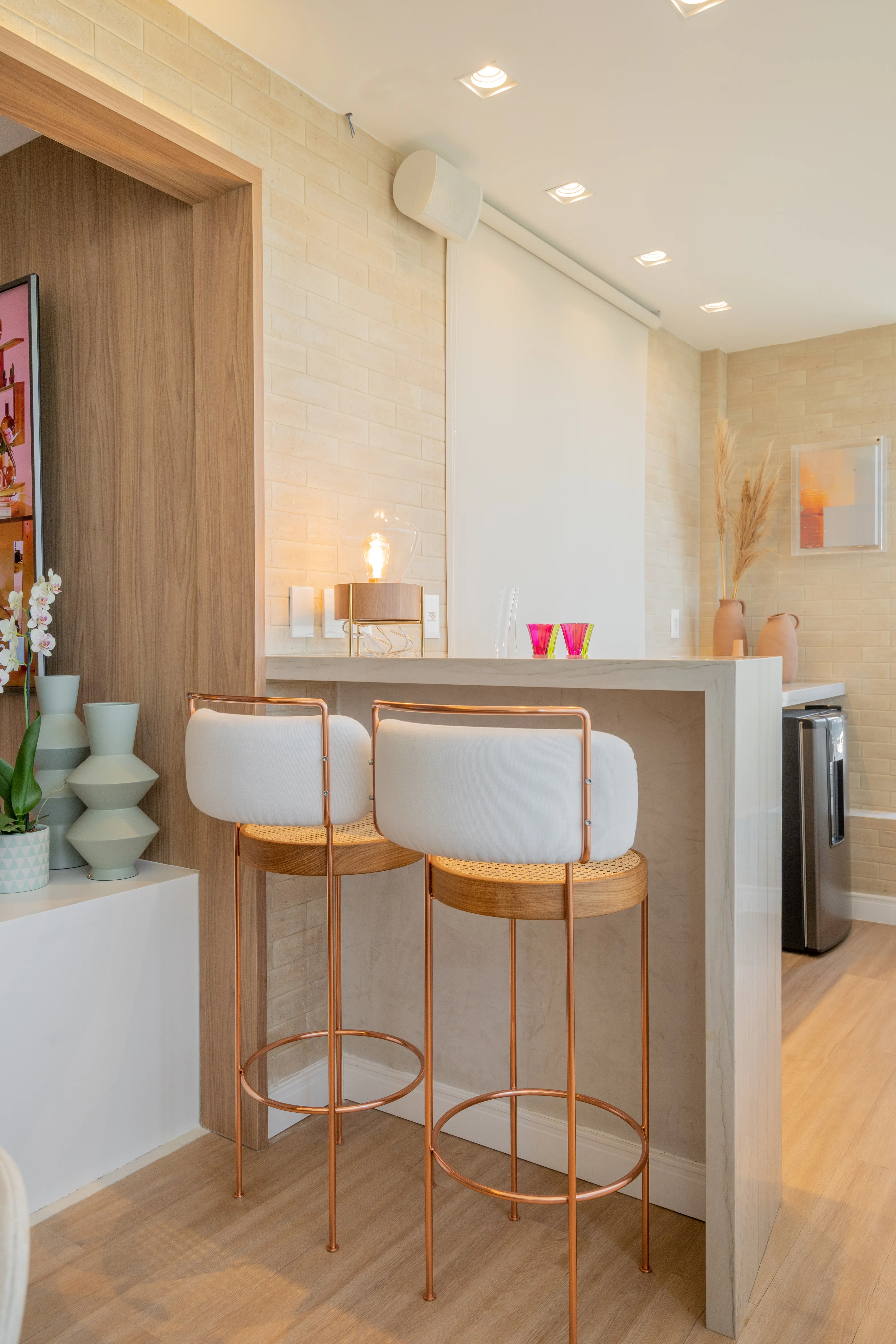 Showroom White Stone Granito